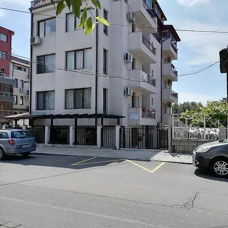 شقة White Home-apartament *