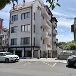 White Home-apartament Бургас
