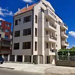 White Home-apartament شقة *