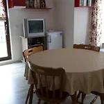 White Home-apartament * بورغاس