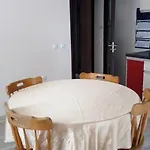 White Home-apartament شقة