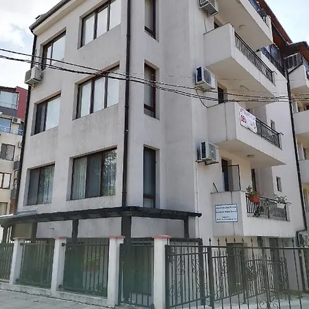 White Home-apartament Διαμέρισμα Μπουργκάς
