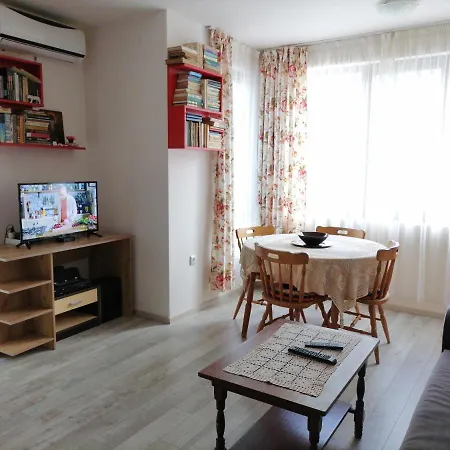 White Home-apartament Apartman