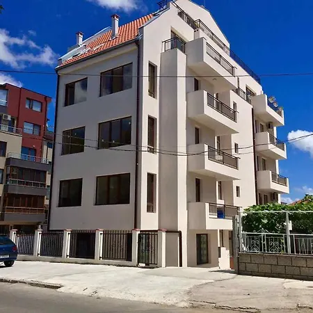 White Home-apartament Apartman *